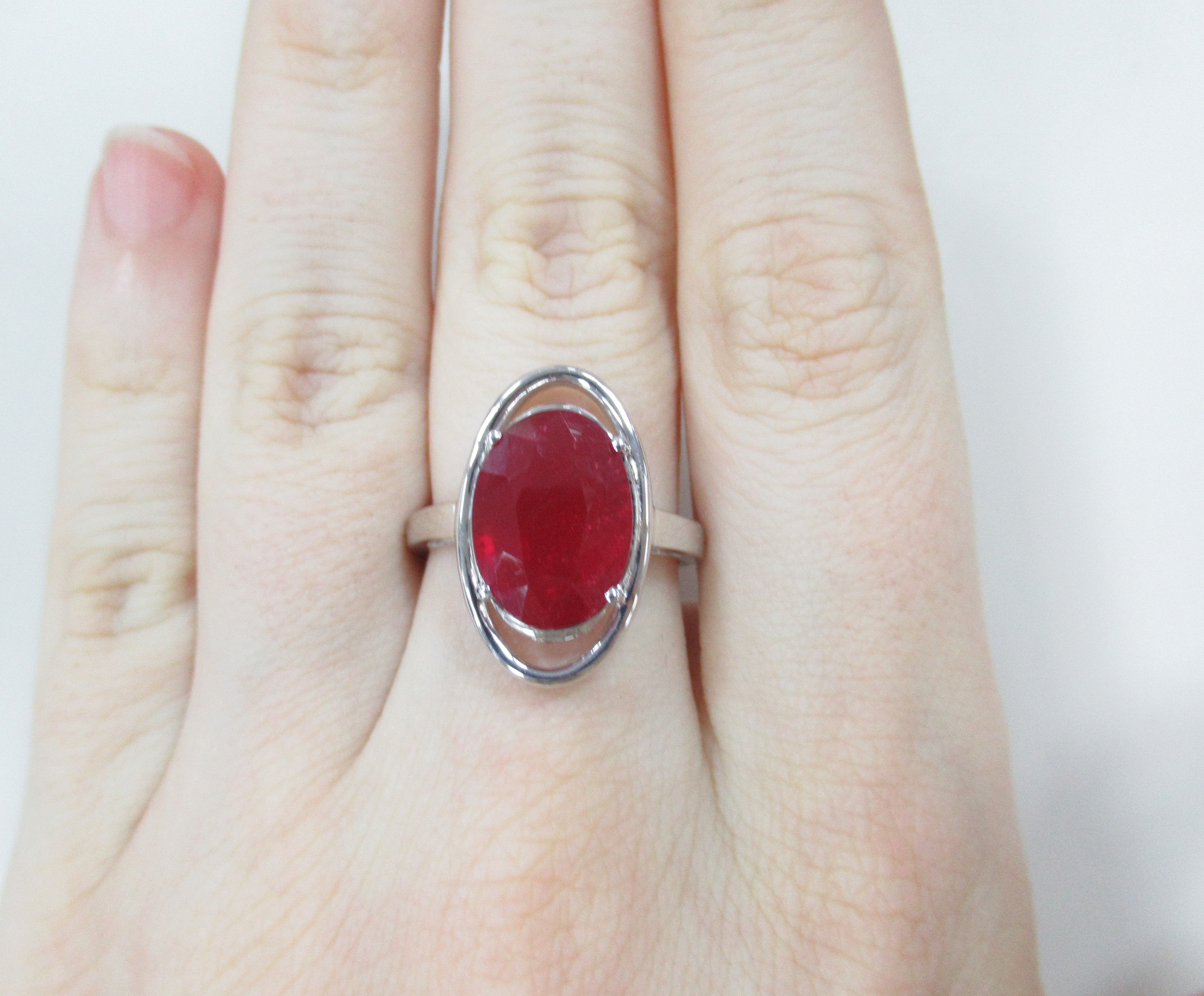 Серебряное кольцо с рубином